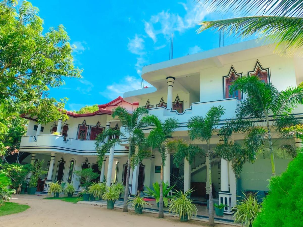 Hotel River Front Тиссамахарама Экстерьер фото